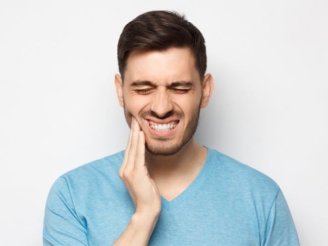 How to Prevent Cavities and Gum Problems While Wearing Invisalign
